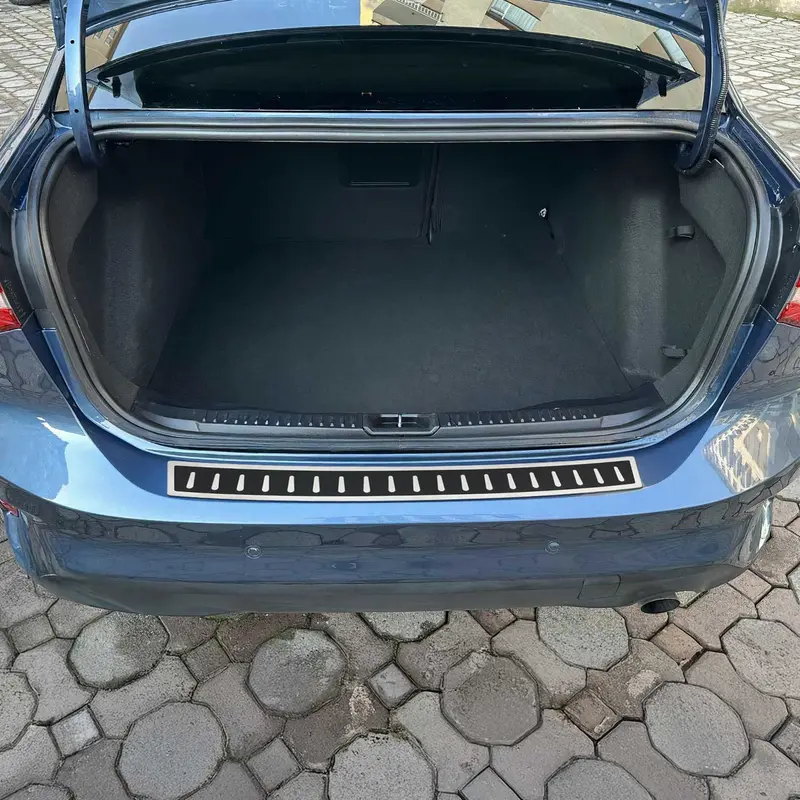 Protection de Pare-Chocs pour Ford Focus IV Berline 2018-25 Inox film carbone