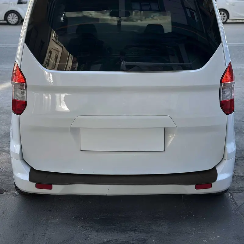 Protection de Pare-Chocs pour Ford Tourneo Courier I 2014-2023 Acryl noir mat